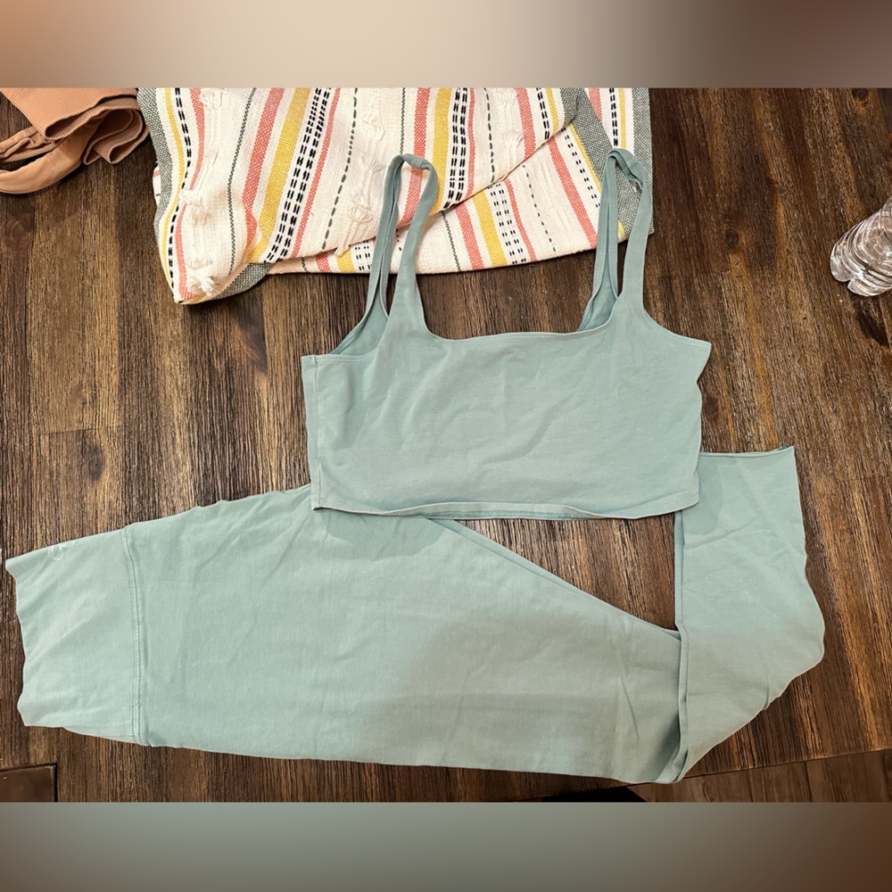 Aritzia Cotton Set
